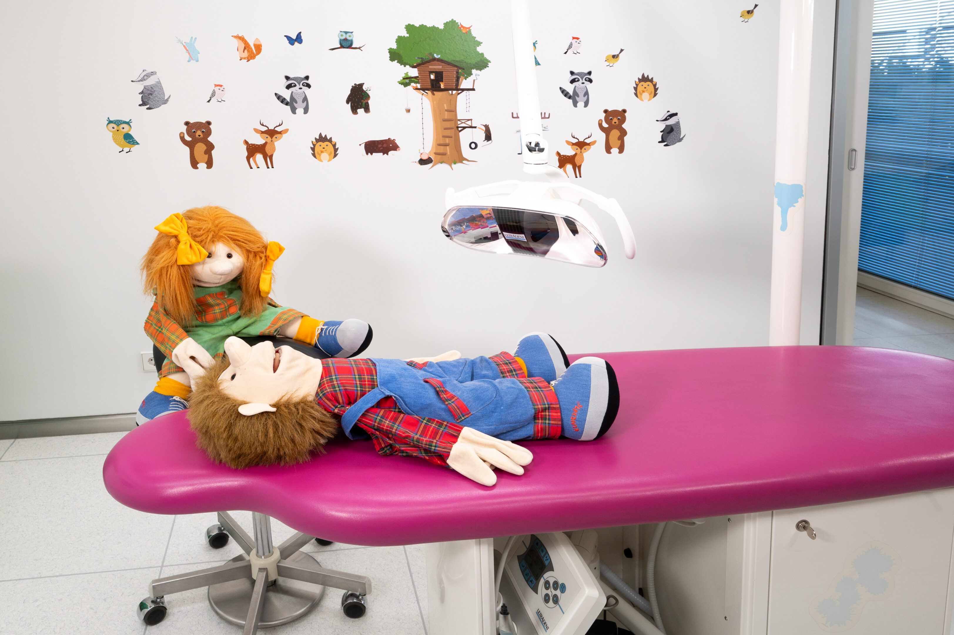 dentalclinic-dallatorre-behandlungsraum-13-regenbogen-2024-11-16-GZ61888-web
