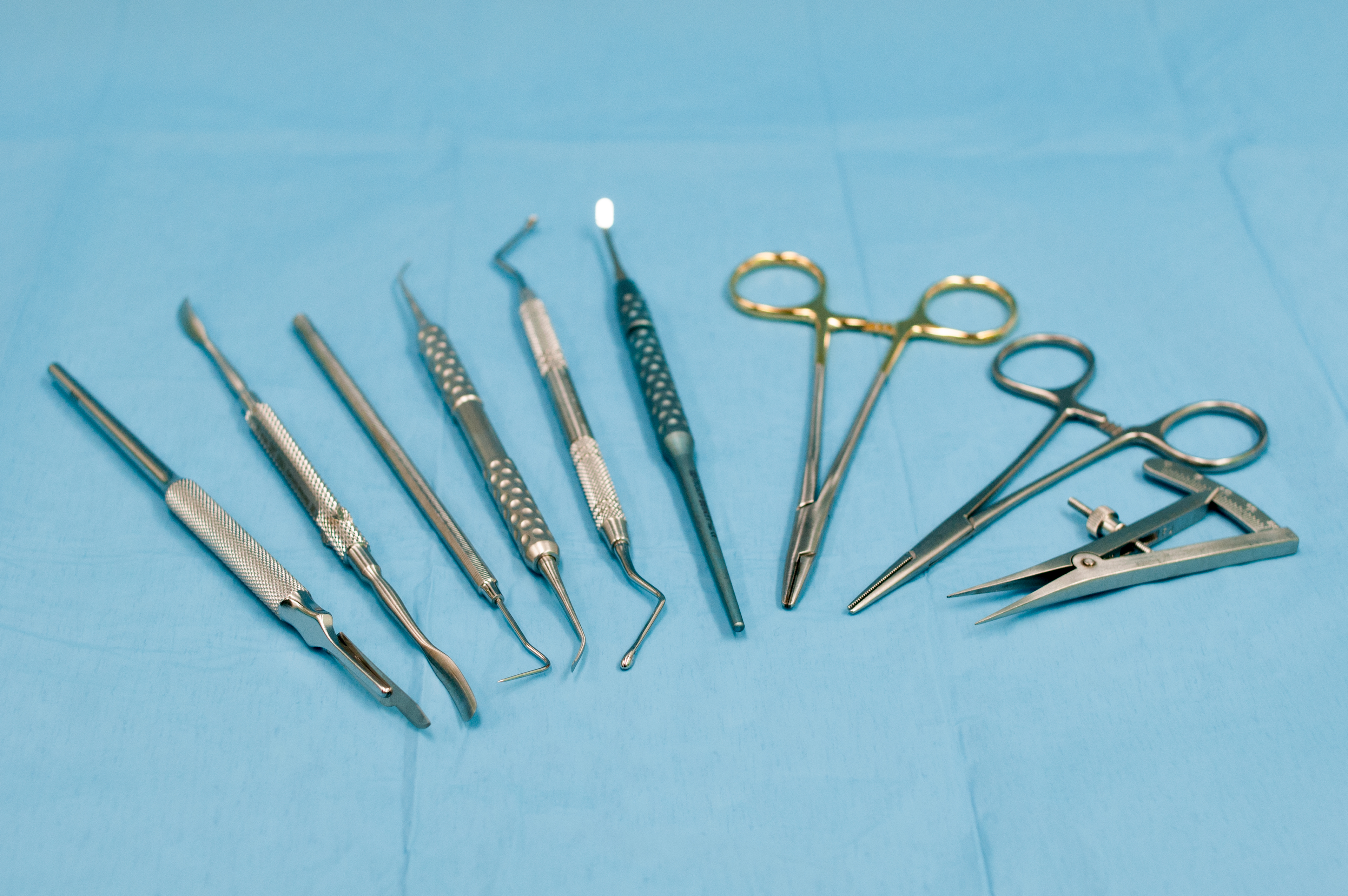 dentalclinic-dallatorre-chirurgiebesteck-1838