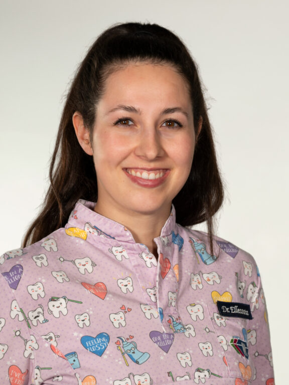 Porträt Dr. Katharina Ellecosta, Zahnärztin Porträt Dr. Katharina Ellecosta, Zahnärztin